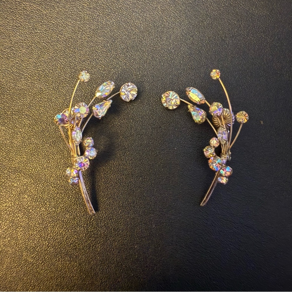 VINTAGE Dainty Elegant Silver Floral Rainbow Crystal Clip On Earrings